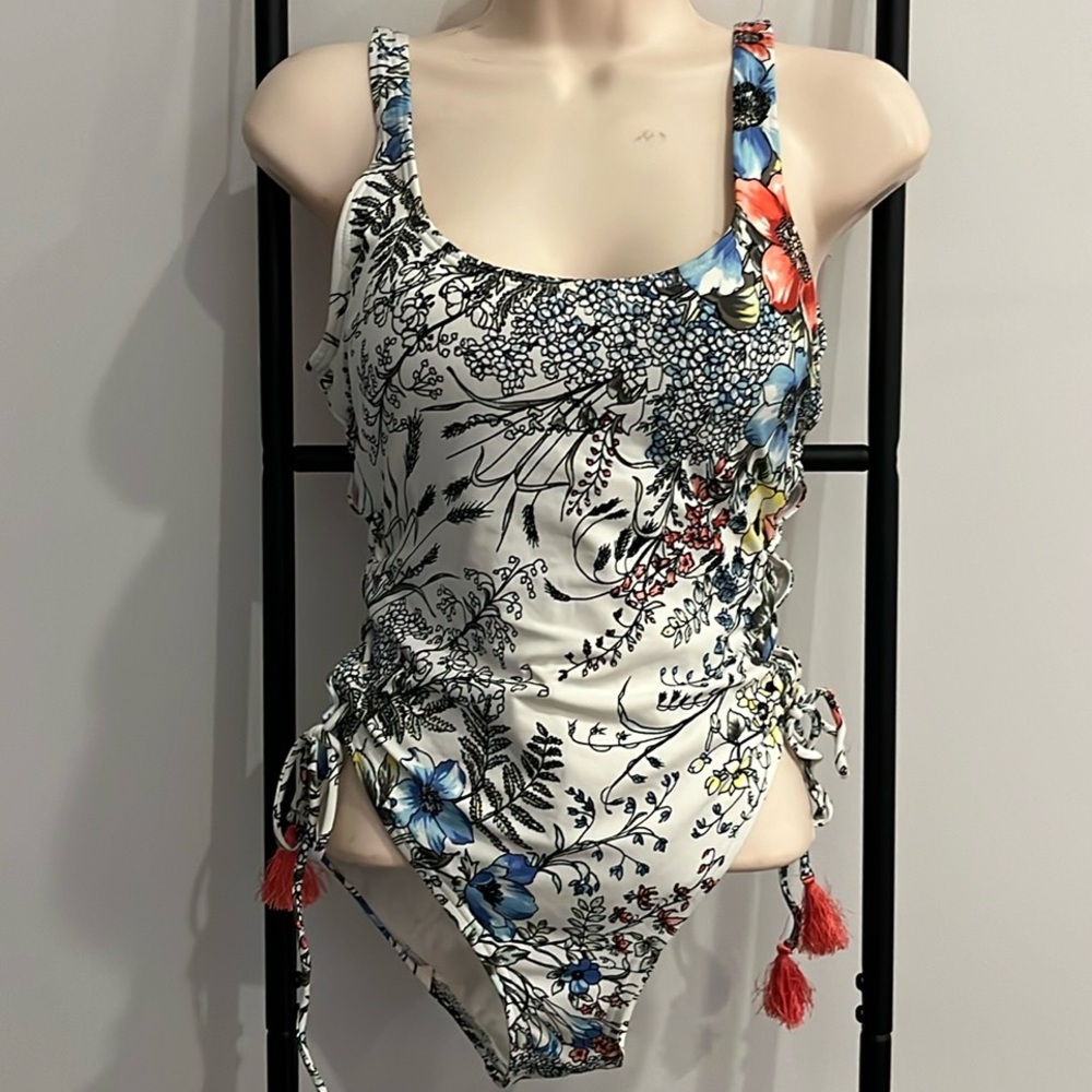 Vince Camaro Cruise Floral Wildflower Lace Up One piece Swimsuit Women Size 10